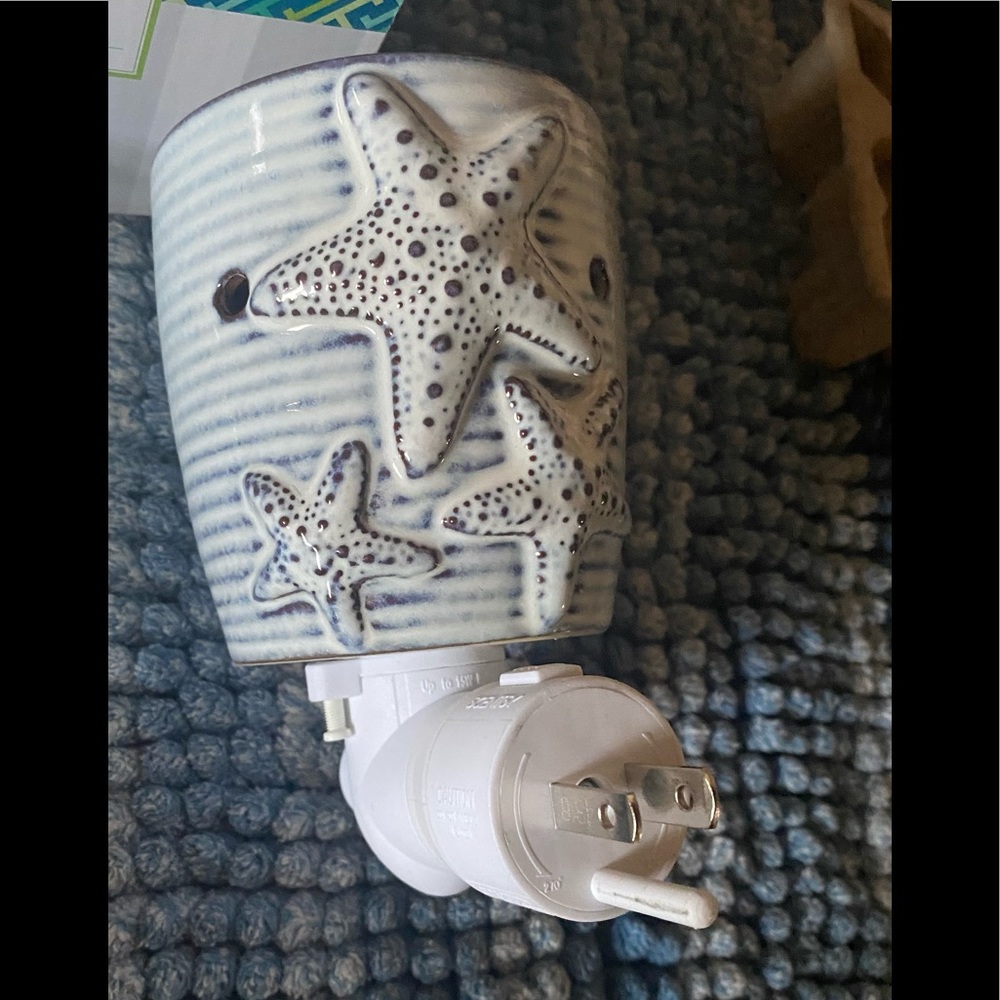 Scentsy Mini Warmer Beach Theme.